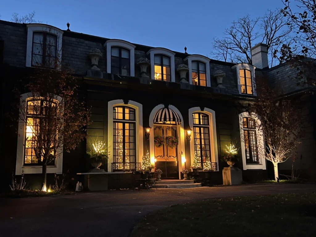 1010 Green Bay Road, Lake Bluff Holiday Party Host 2024